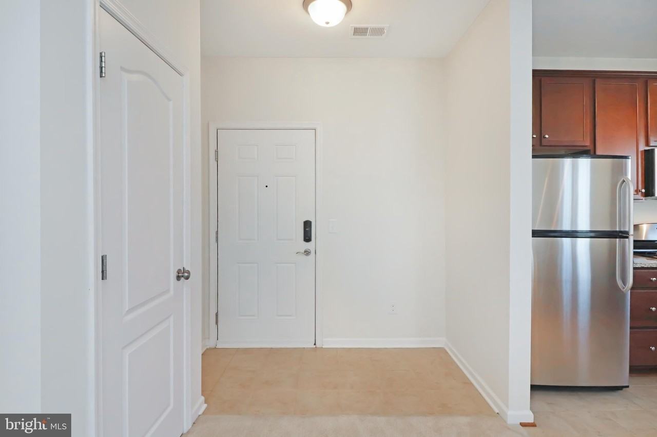 24620 Byrne Meadow Sq #300 - Photo 2 of 28