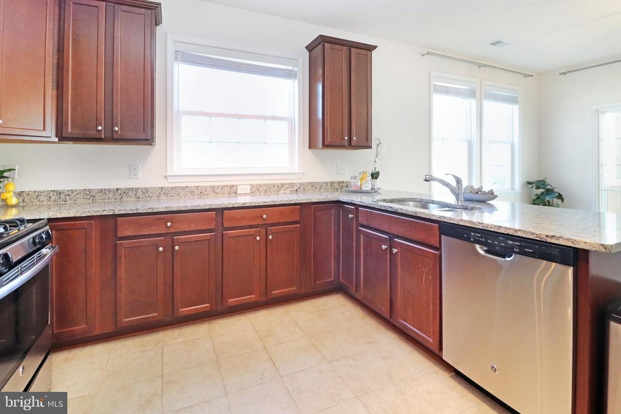 24620 Byrne Meadow Sq #300 - Photo 6 of 28