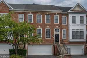 featured image of 24635 Kings Canyon Sq