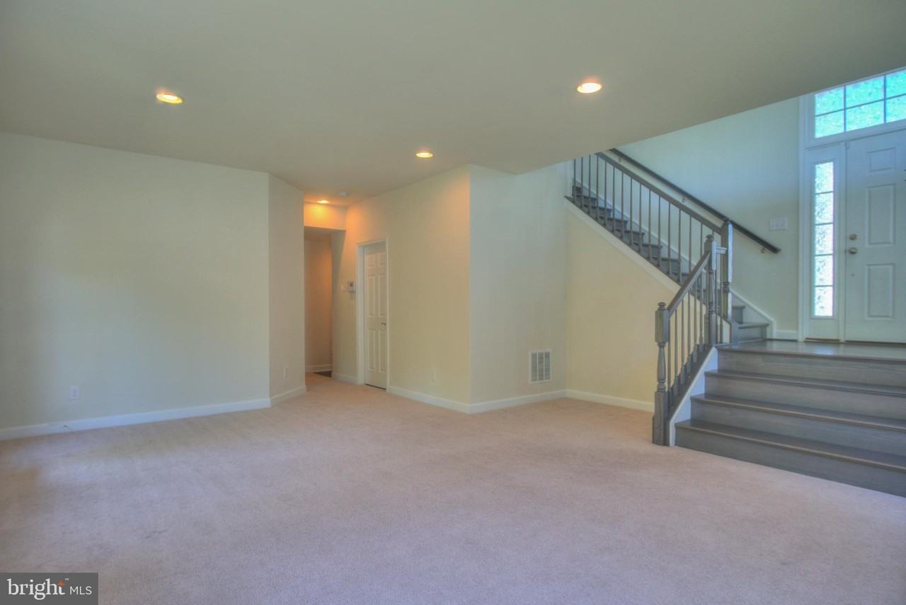 42629 Oak Park Sq - Photo 7 of 50