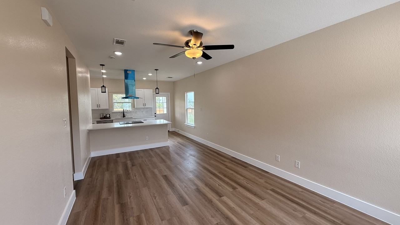 2619 Creekview Dr #1 - Photo 4 of 11