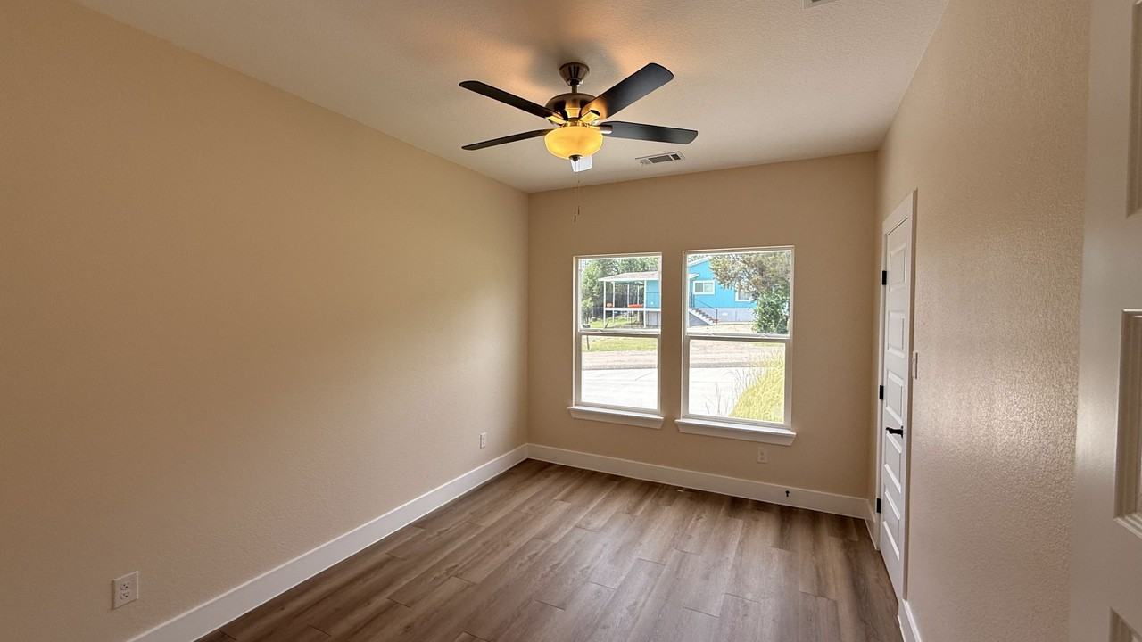 2619 Creekview Dr #1 - Photo 5 of 11
