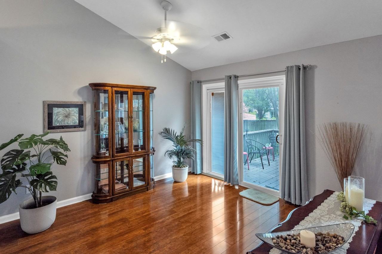265 Okehampton Dr - Photo 4 of 23