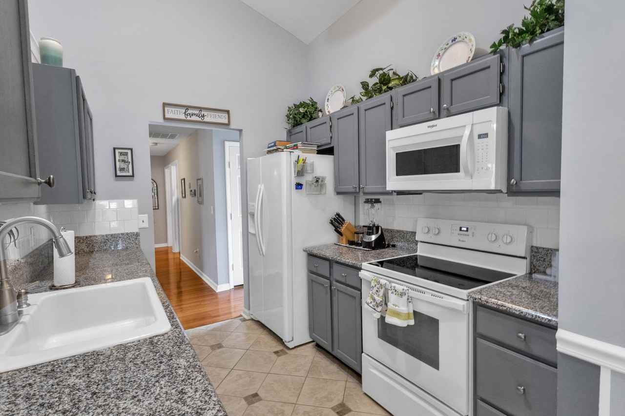 265 Okehampton Dr - Photo 5 of 23