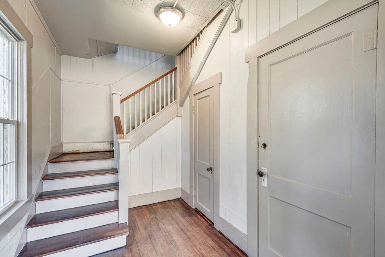 1221 W 2nd Avenue - Photo 3 of 6