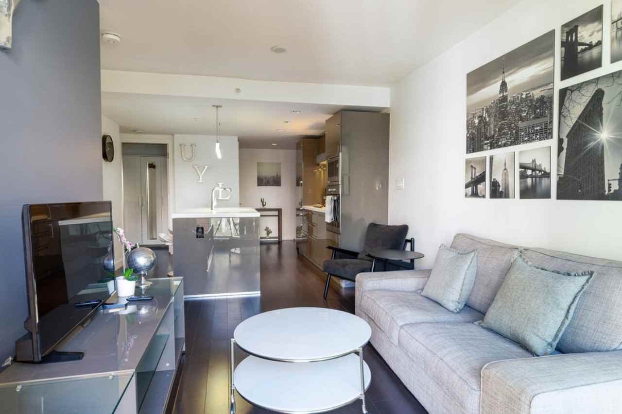 777 Richards Street - Photo 3 of 17