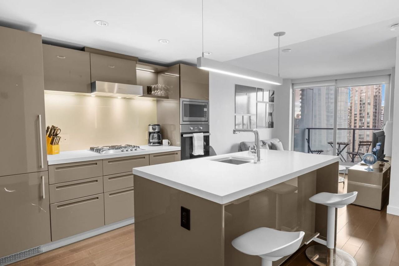 777 Richards Street - Photo 6 of 17
