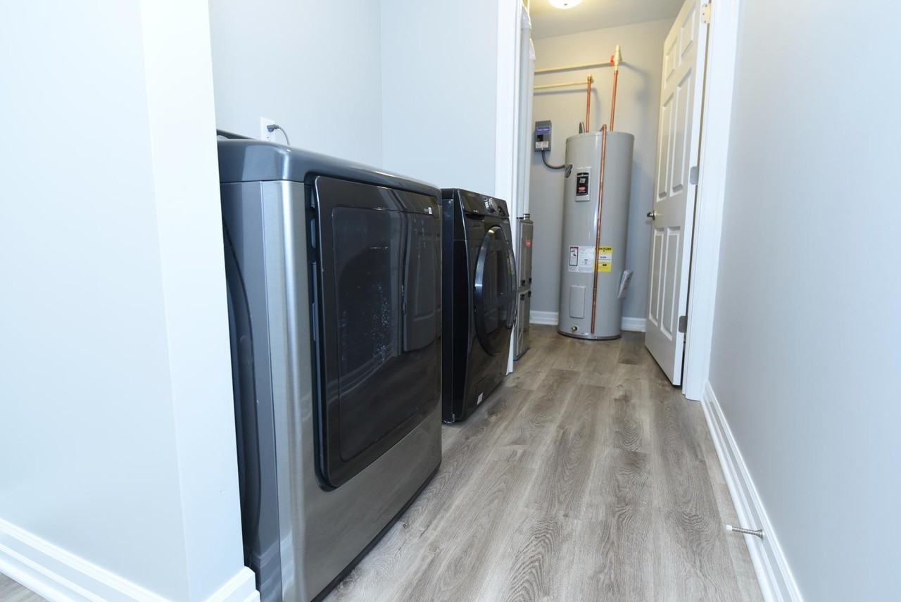 Meadowlark House - Photo 4 of 10