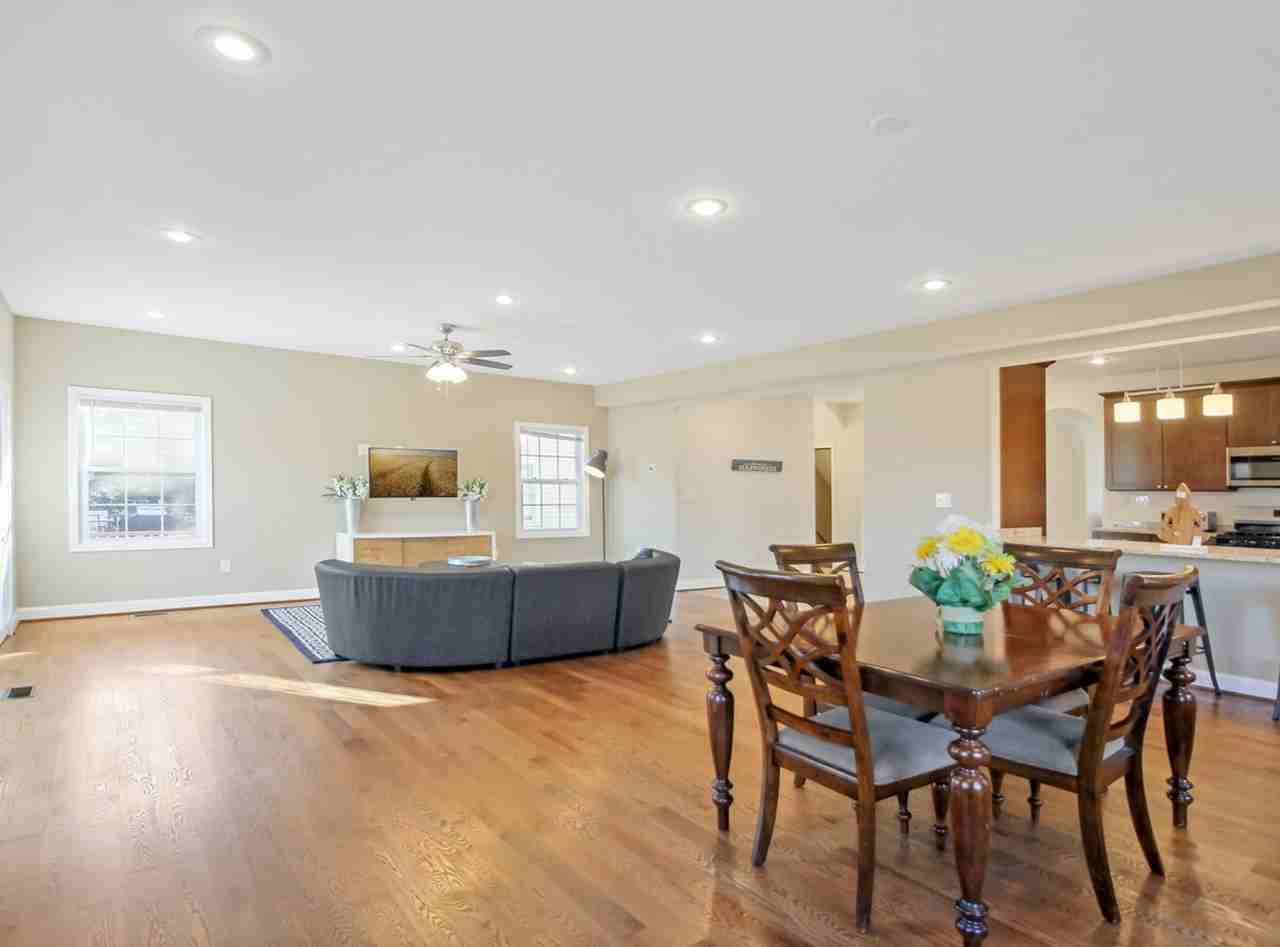 624 S Washington St #1395358P - Photo 3 of 50