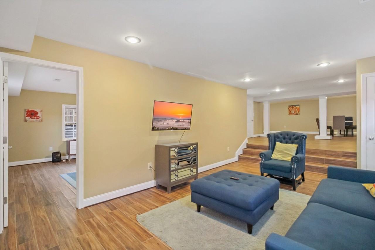 624 S Washington St #1395358P - Photo 4 of 50