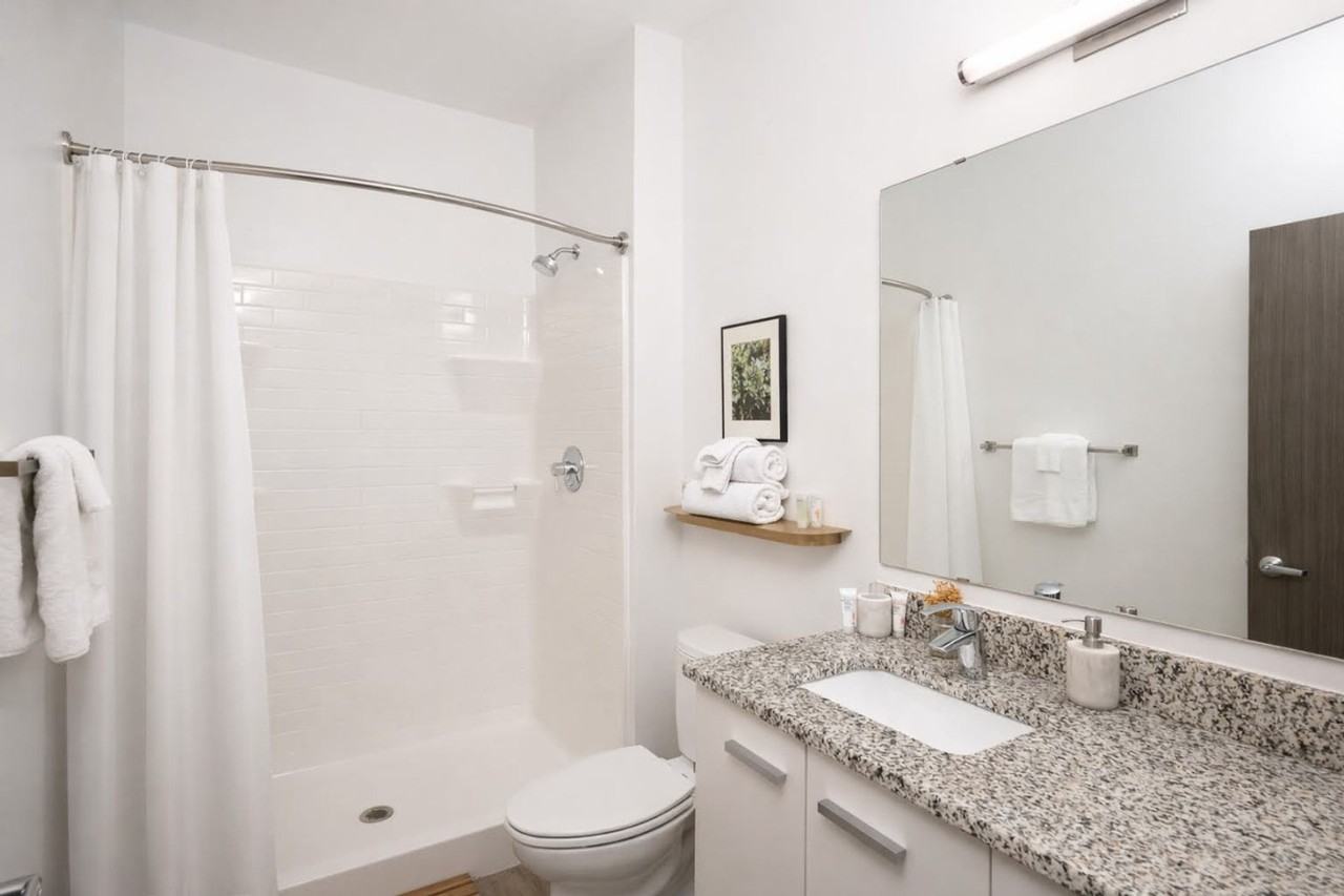 211 W Mineral St #1522306P - Photo 7 of 12