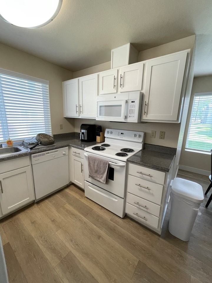 604 N Columbia Center Blvd #1505665P - Photo 5 of 24