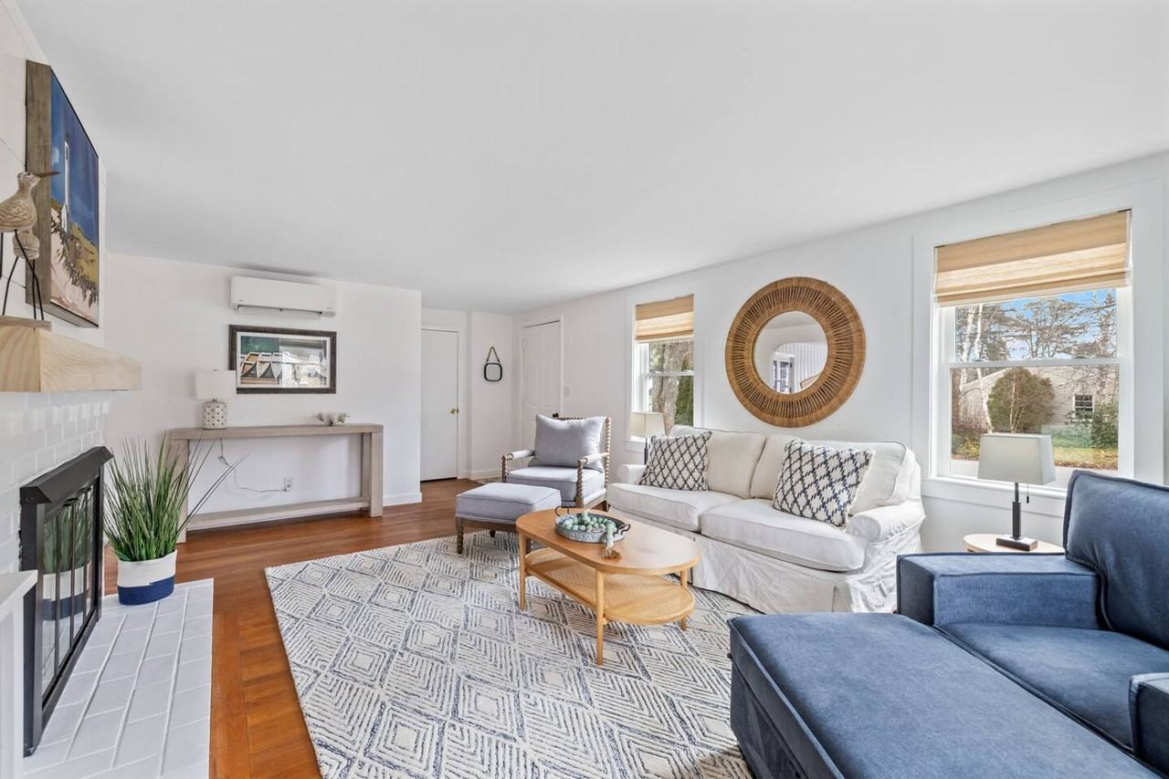 12 Woodside Dr #1532211P - Photo 4 of 26