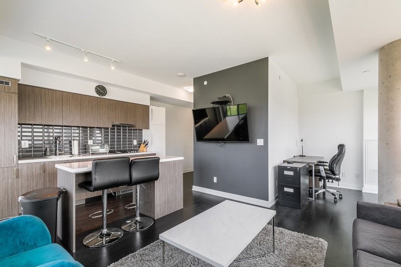 407 Walmer Rd #1513072P - Photo 5 of 21