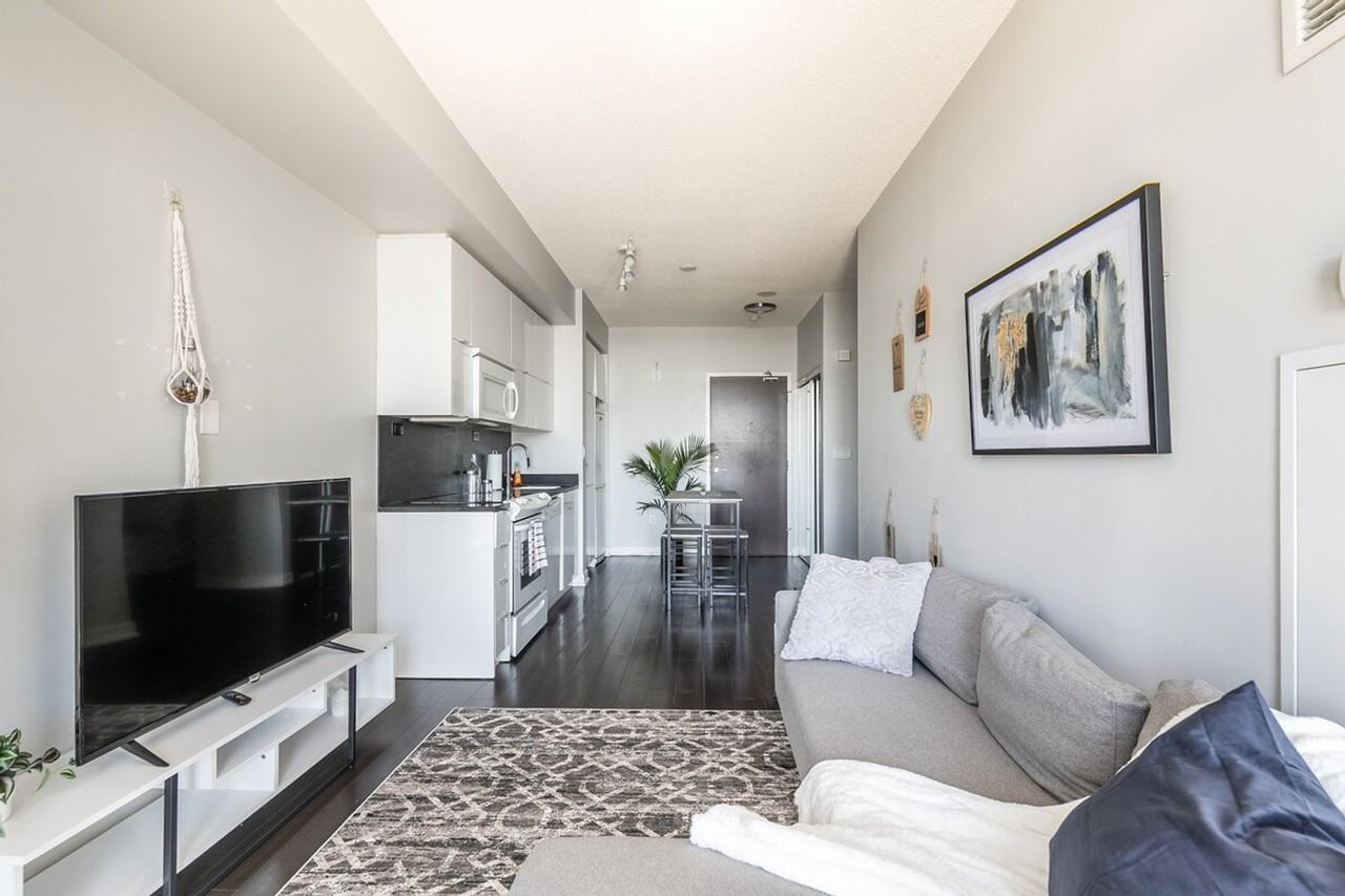 68 Fort York Blvd #1513094P - Photo 2 of 31