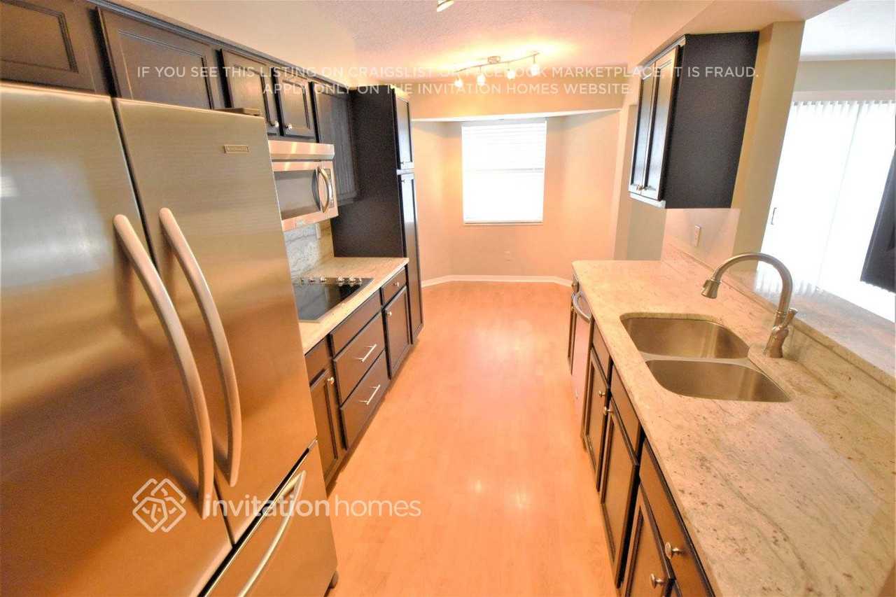 769 Viscaya Blvd - Photo 3 of 11