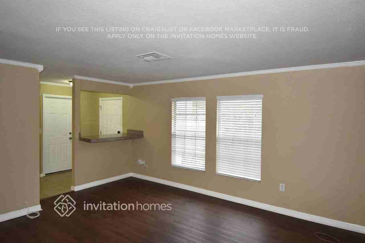 12231 Shadow Ridge Blvd - Photo 3 of 20