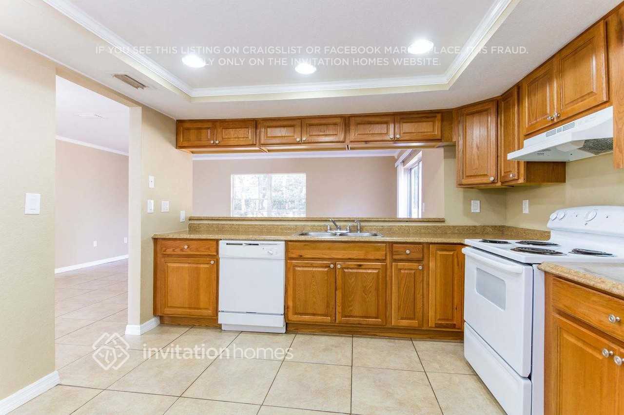 12231 Shadow Ridge Blvd - Photo 5 of 20