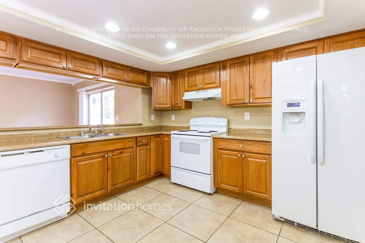 12231 Shadow Ridge Blvd - Photo 6 of 20