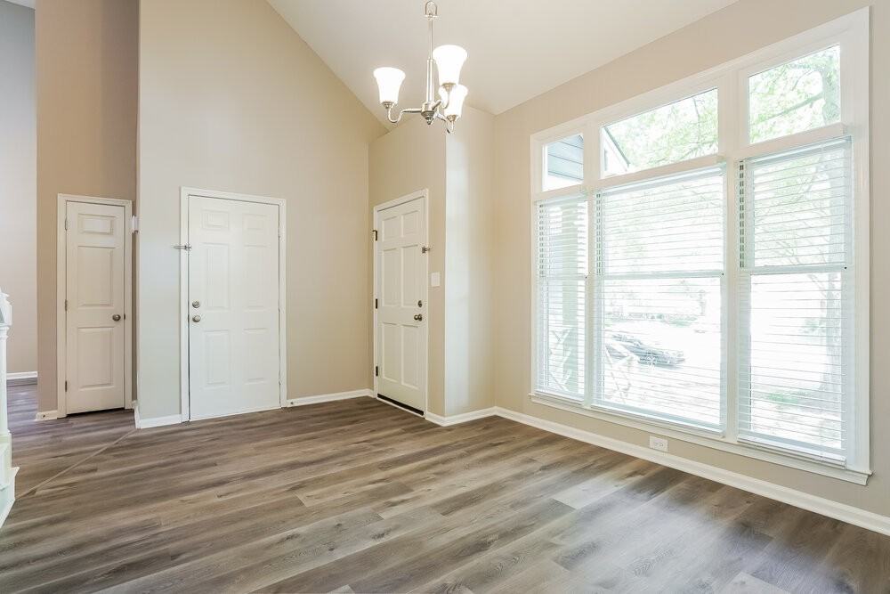 1011 Laurens Way - Photo 6 of 17