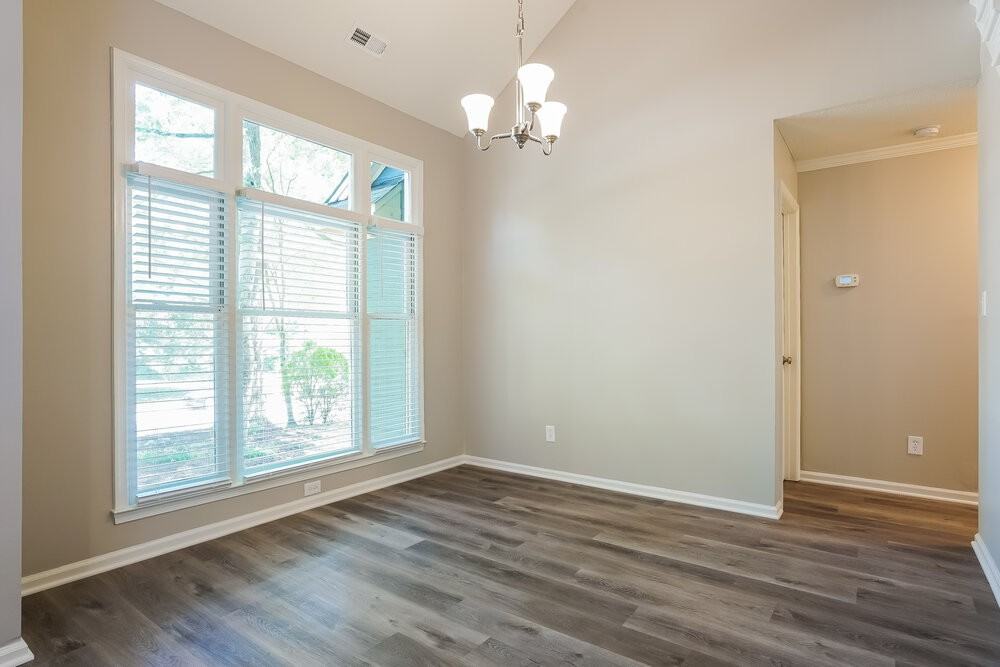 1011 Laurens Way - Photo 7 of 17
