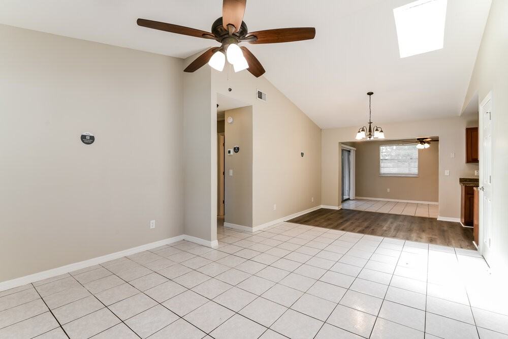 724 Iowa Woods Cir E - Photo 3 of 16
