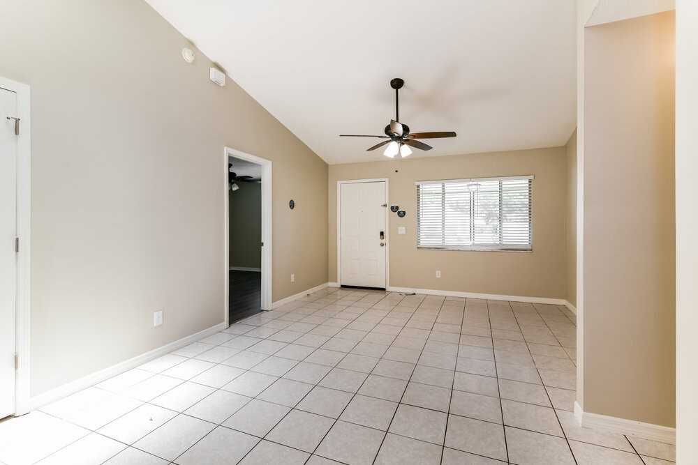 724 Iowa Woods Cir E - Photo 4 of 16