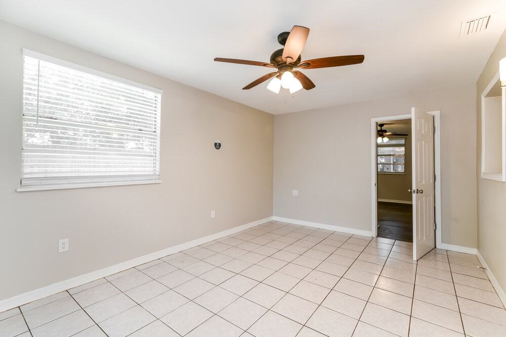 724 Iowa Woods Cir E - Photo 7 of 16