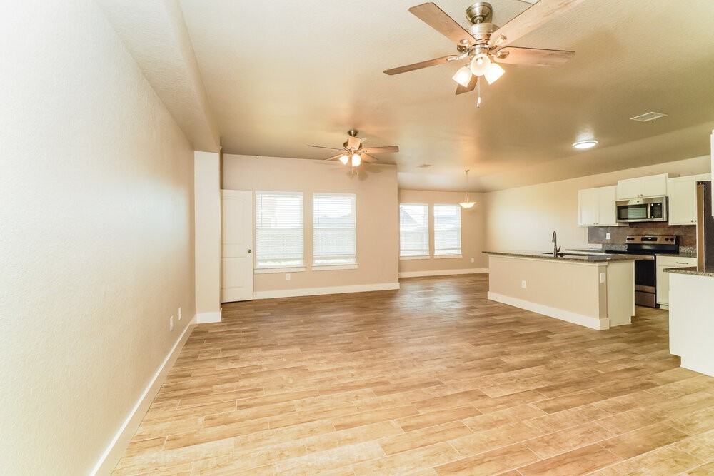 1545 Birmingham Dr - Photo 4 of 16