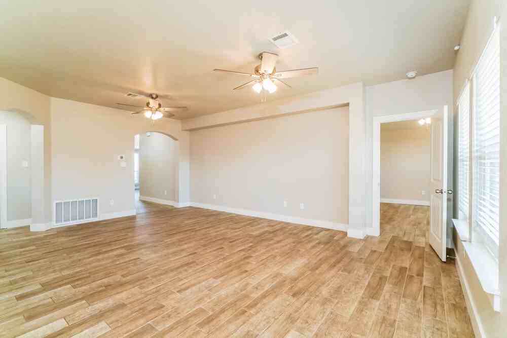 1545 Birmingham Dr - Photo 5 of 16