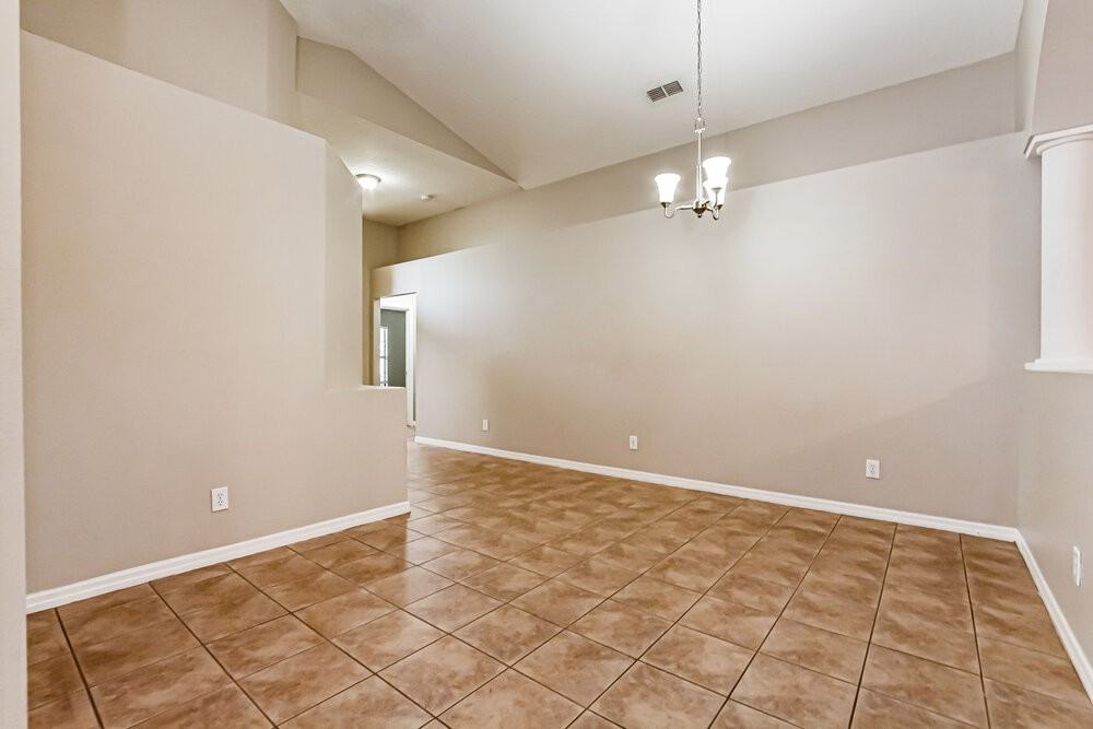 4222 Barnsley Ln - Photo 6 of 16