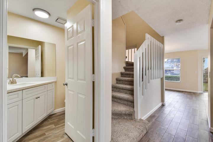 1475 Lake Mango Way - Photo 5 of 8