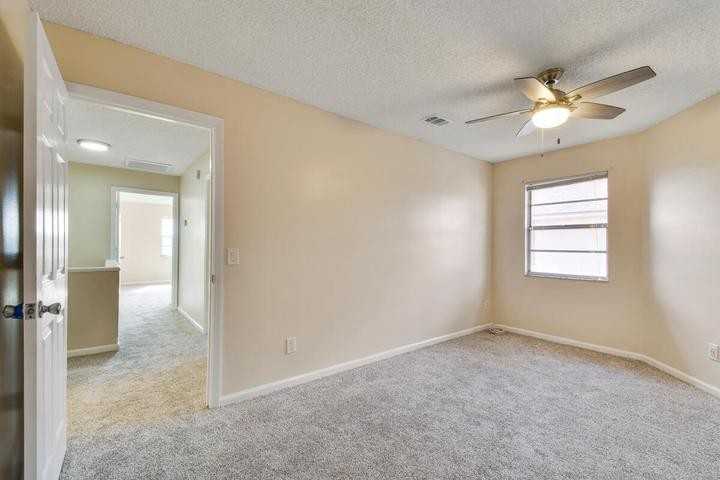 1475 Lake Mango Way - Photo 7 of 8