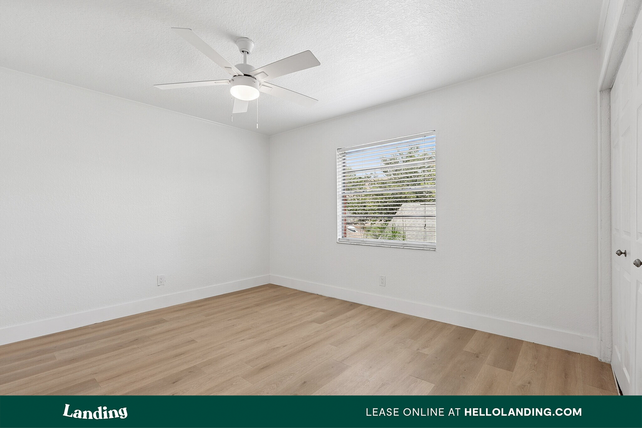 6822  S Shamrock Rd - Photo 4 of 50