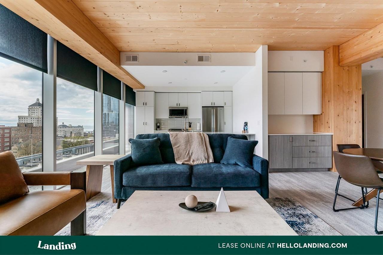 700 E Kilbourn Avenue - Photo 3 of 50