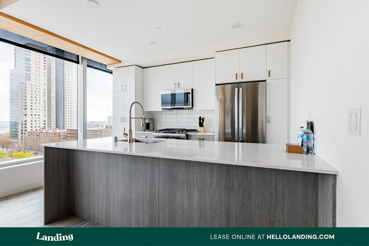 700 E Kilbourn Avenue - Photo 4 of 50