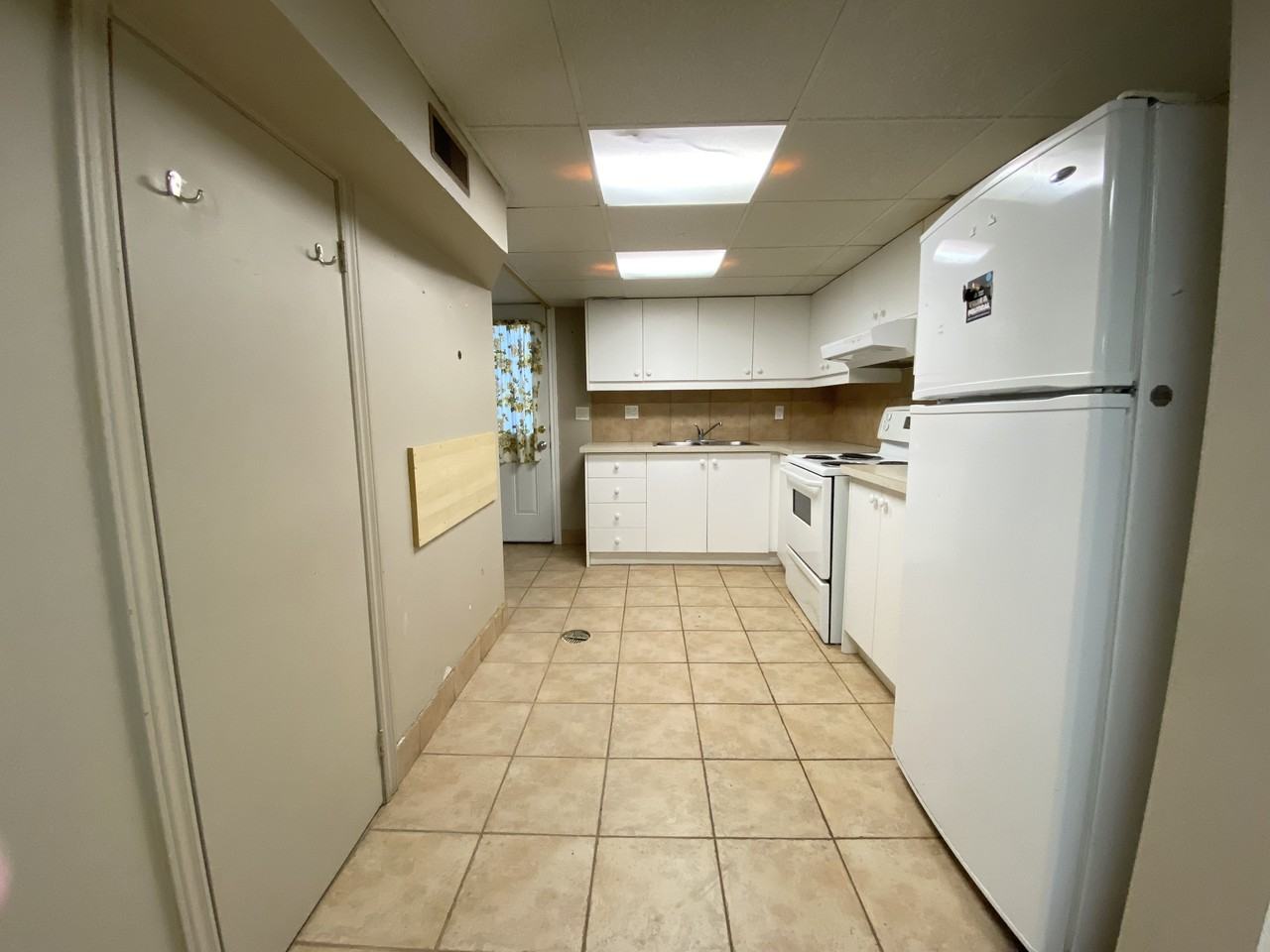 117 Earlscourt Avenue #B - Photo 4 of 6