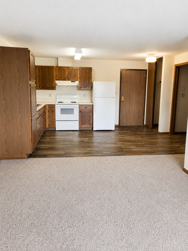Goldenwood - Photo 5 of 16