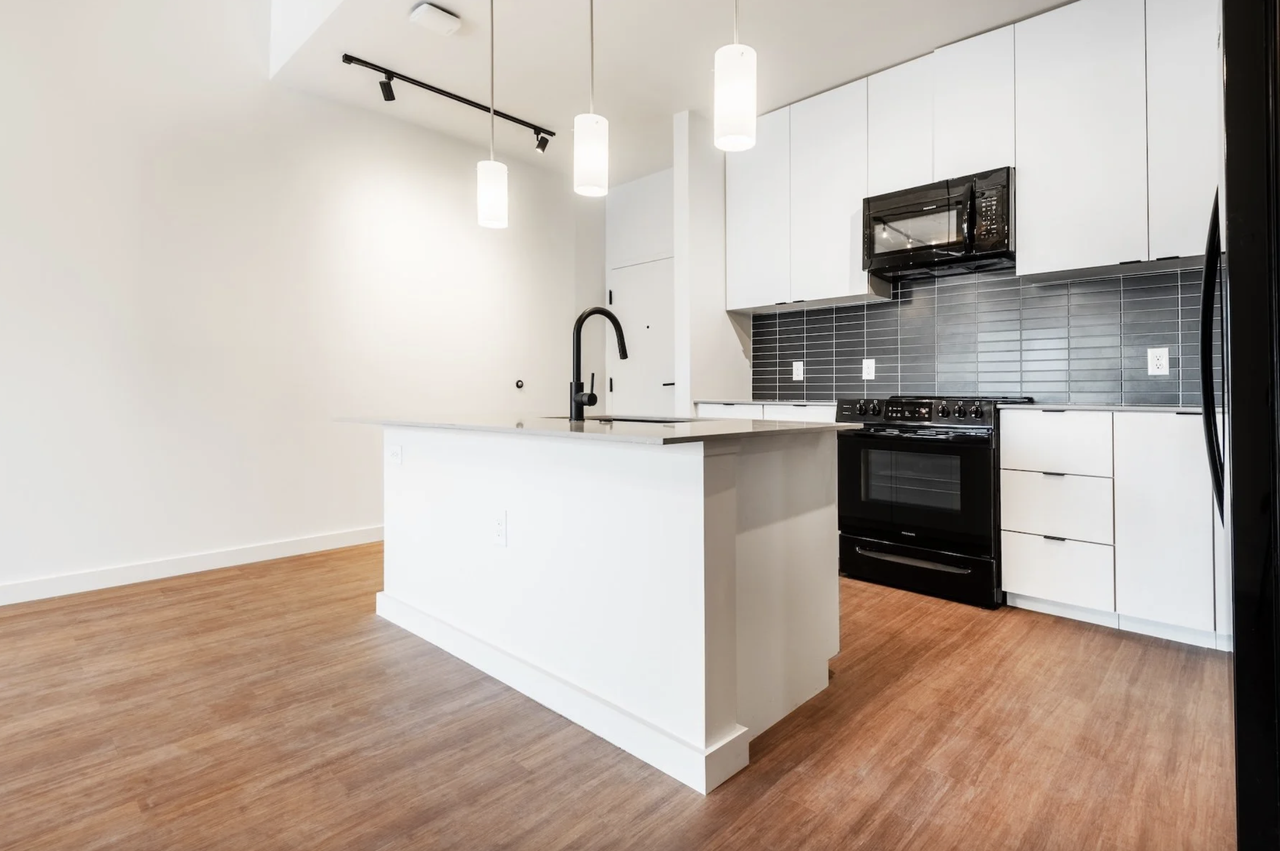 903 Neal Street - Photo 4 of 17