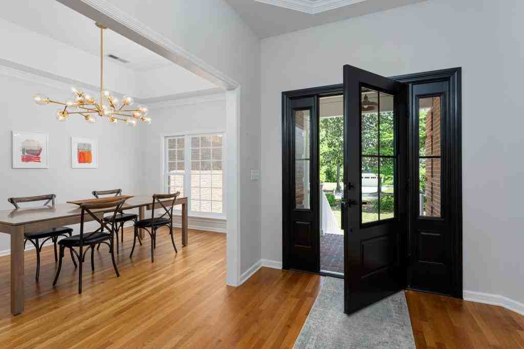 8703 Decoy Ln - Photo 7 of 34