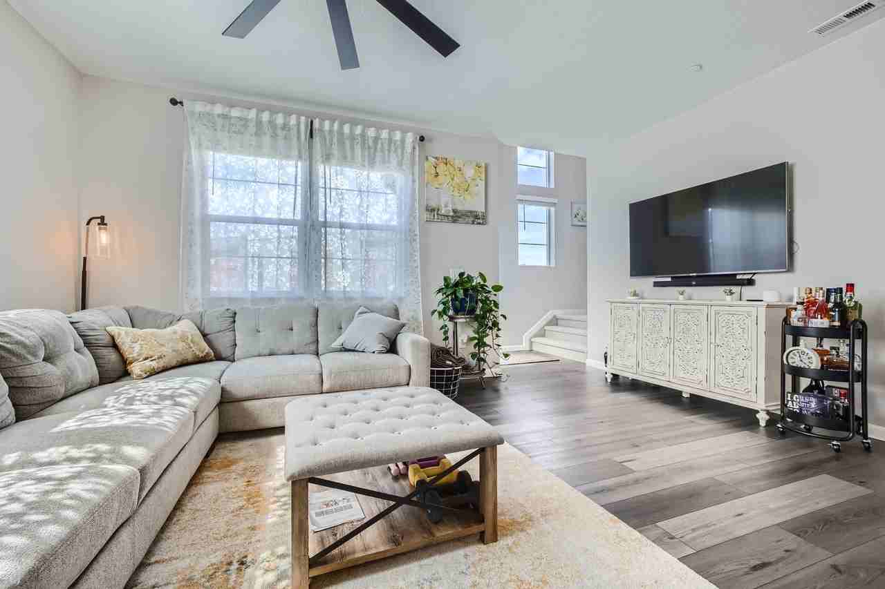 10703 White Diamond Pt #1 - Photo 4 of 10
