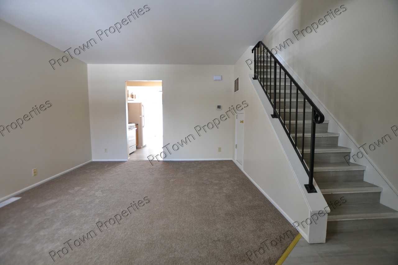 1910 Moore Avenue - Photo 2 of 11