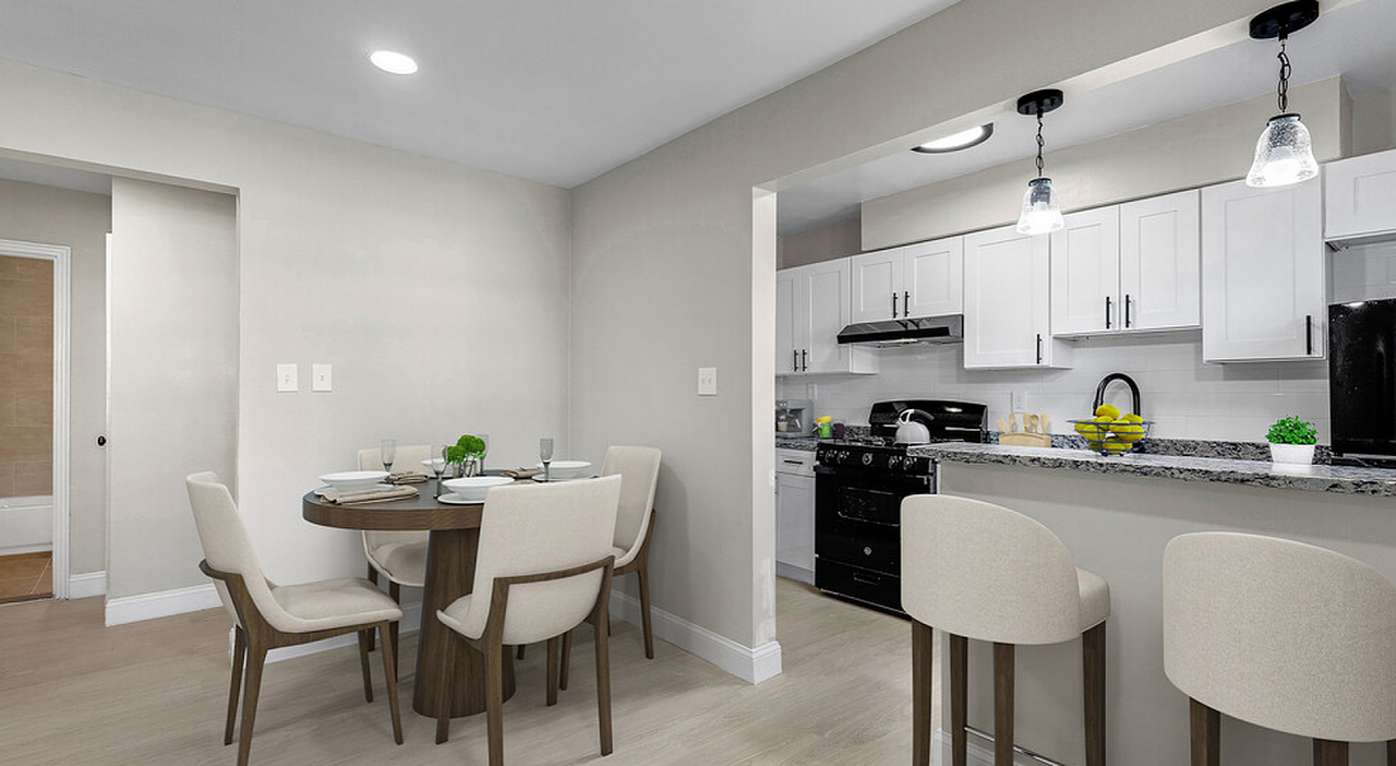 Laurel Court - Photo 4 of 17