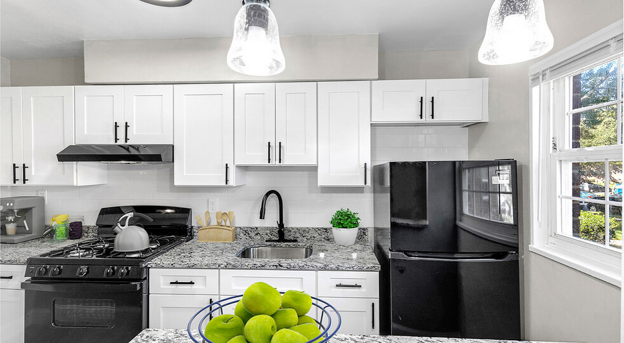 Laurel Court - Photo 6 of 17