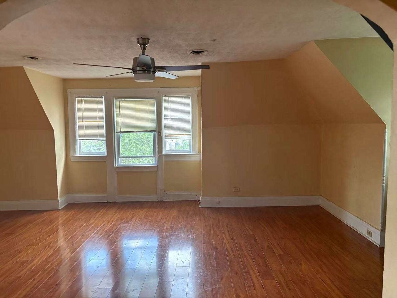 7609 Tuscarora St #3 - Photo 3 of 15