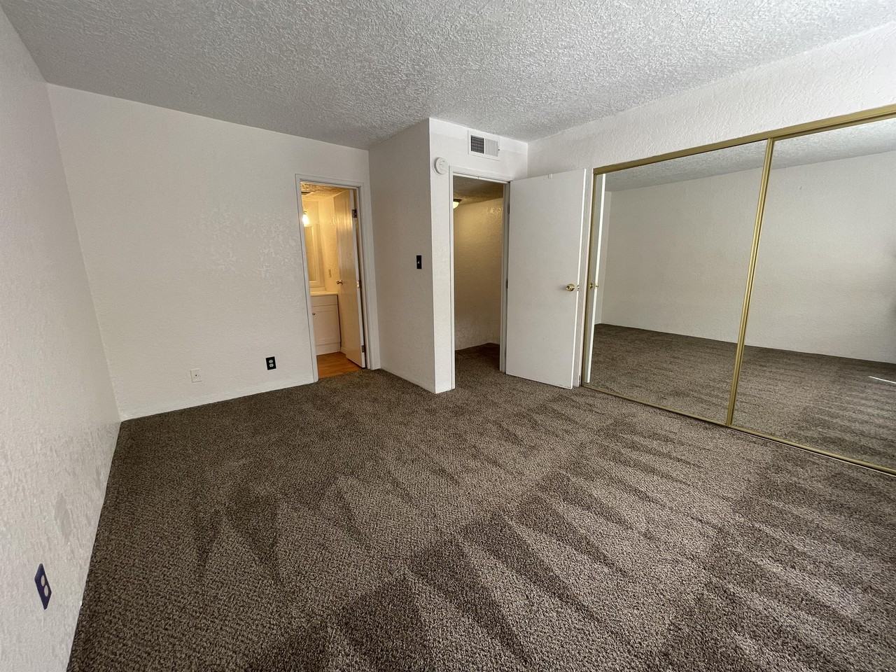 6041 Sequoia Rd Nw #1 - Photo 5 of 20