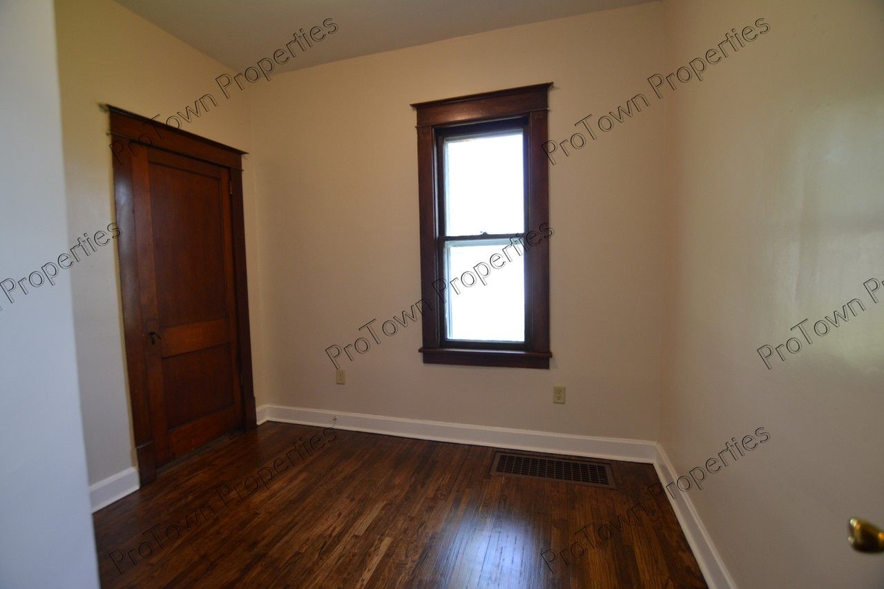 463 South Ottawa Street - Photo 7 of 7