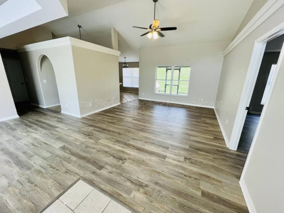 1514 Sunset Village Blvd - Photo 2 of 8