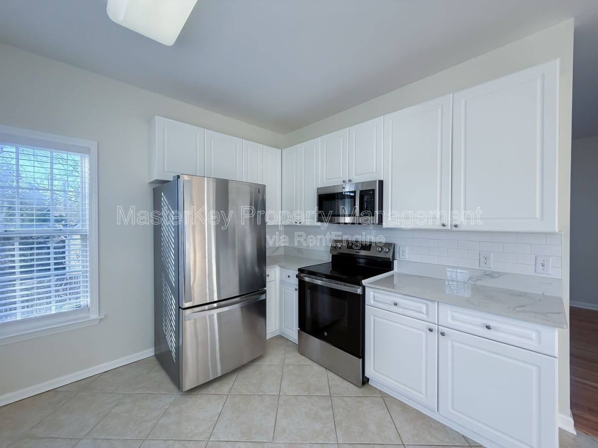 804 Willowedge Ct - Photo 3 of 8