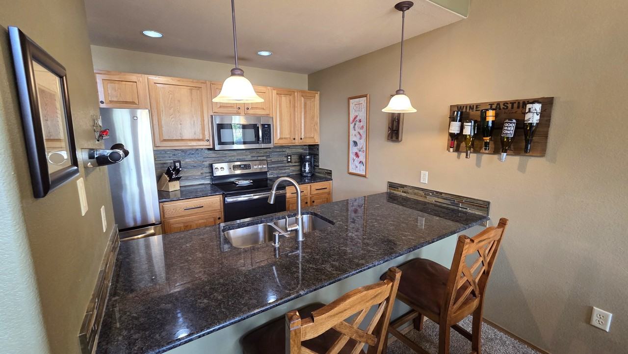 720 Lakepoint Drive #B6 - Photo 7 of 32